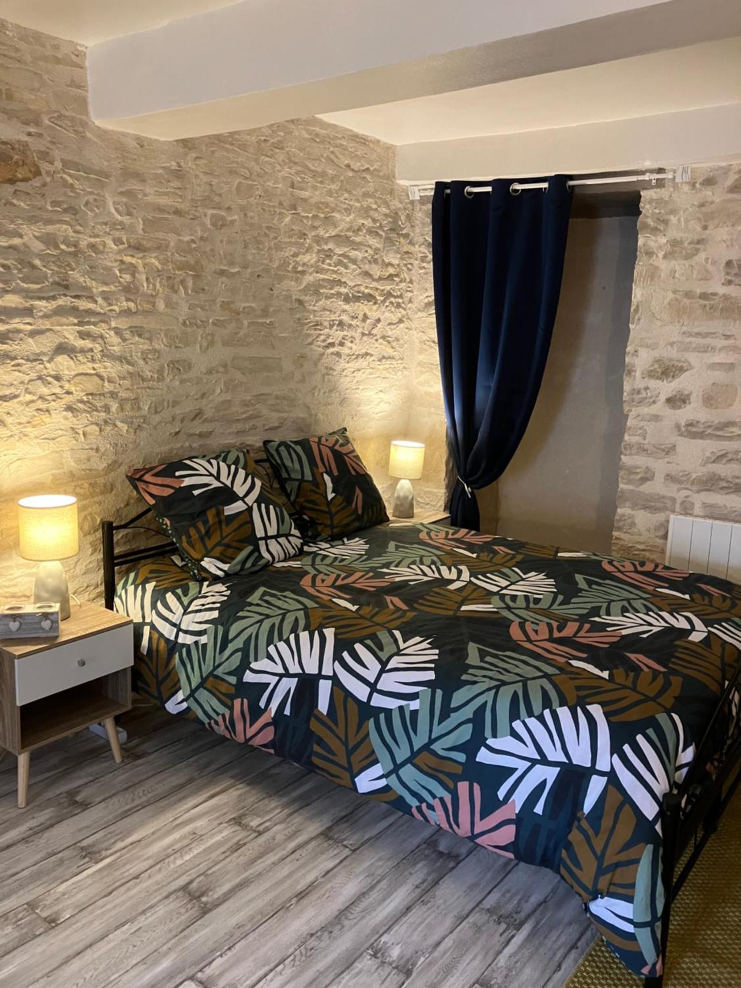 Charmante Maison En Pierres Precy-le-Sec Bagian luar foto