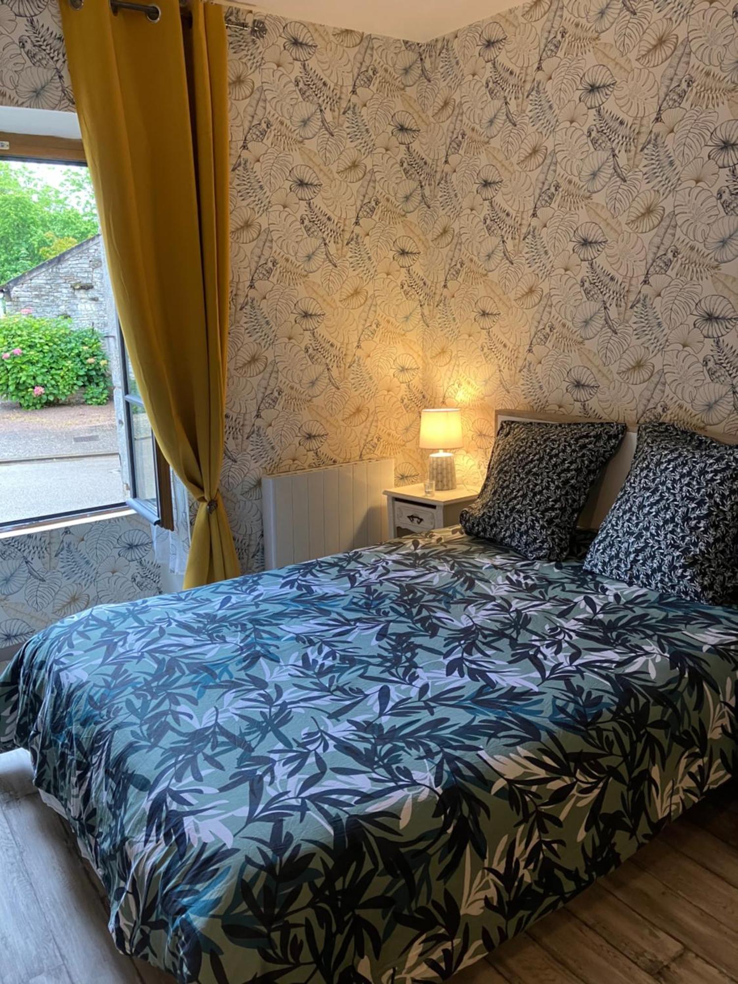 Charmante Maison En Pierres Precy-le-Sec Bagian luar foto